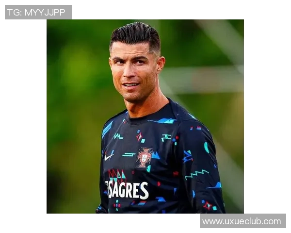 从绿茵场到教练席足球明星的华丽转身与执教之路