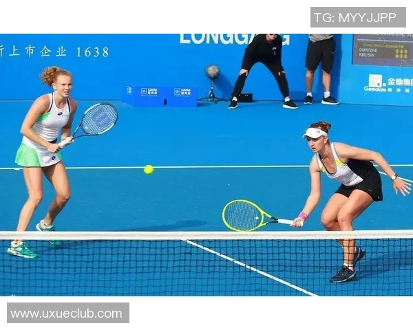 南京网球队在城市联赛中的灵活性表现与战术分析 南京网球队在城市联赛中的灵活性表现与战术分析