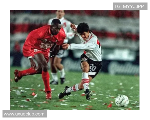 足球明星外号小毛驴的传奇故事与成长历程揭秘 足球明星外号小毛驴的传奇故事与成长历程揭秘